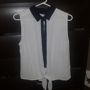 Medium Sleeveless blouse
